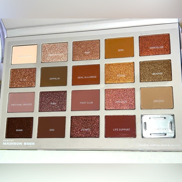 Morphe X Madison Beer Channel Surfing Artistry Palette - Picture 6 of 9